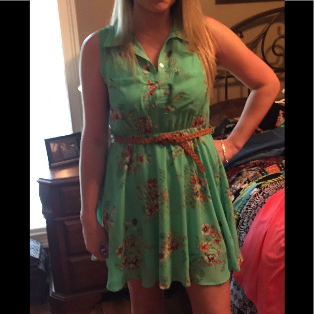 Cute spring or summer dress.